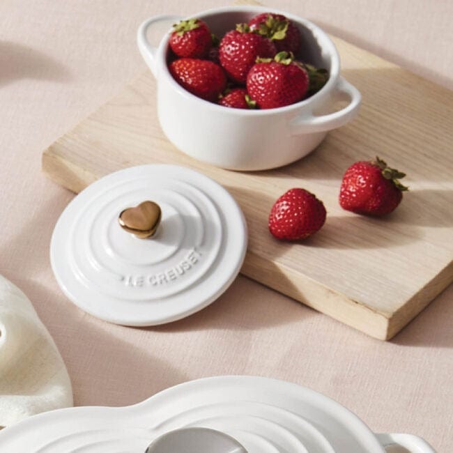 Bakeware Le Creuset Mini Cocotte, White with Rose Gold Heart Knob
