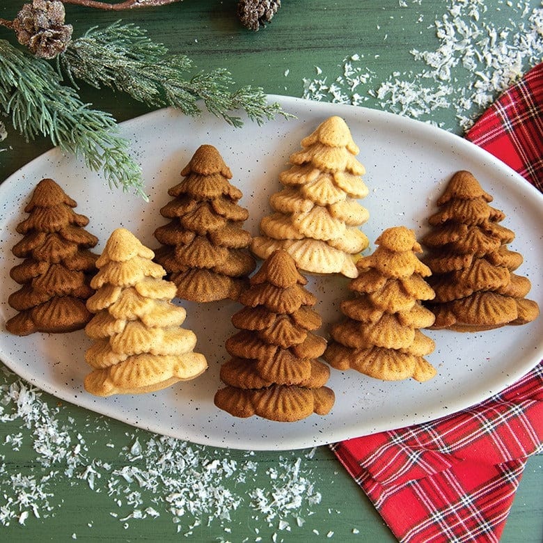 Bakeware Nordic Ware Evergreen Cakelet Pan