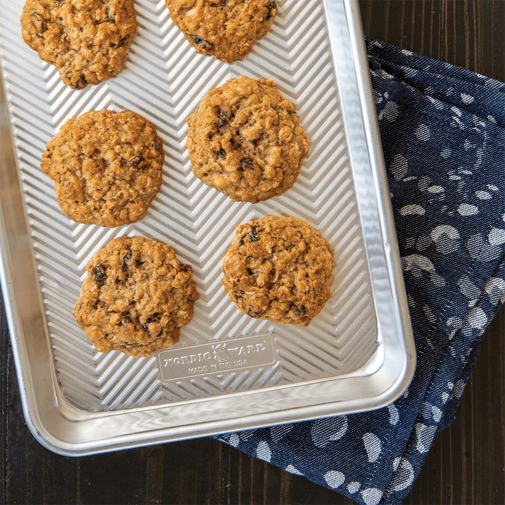 Bakeware Nordic Ware Prism Aluminum Quarter Sheet Pan