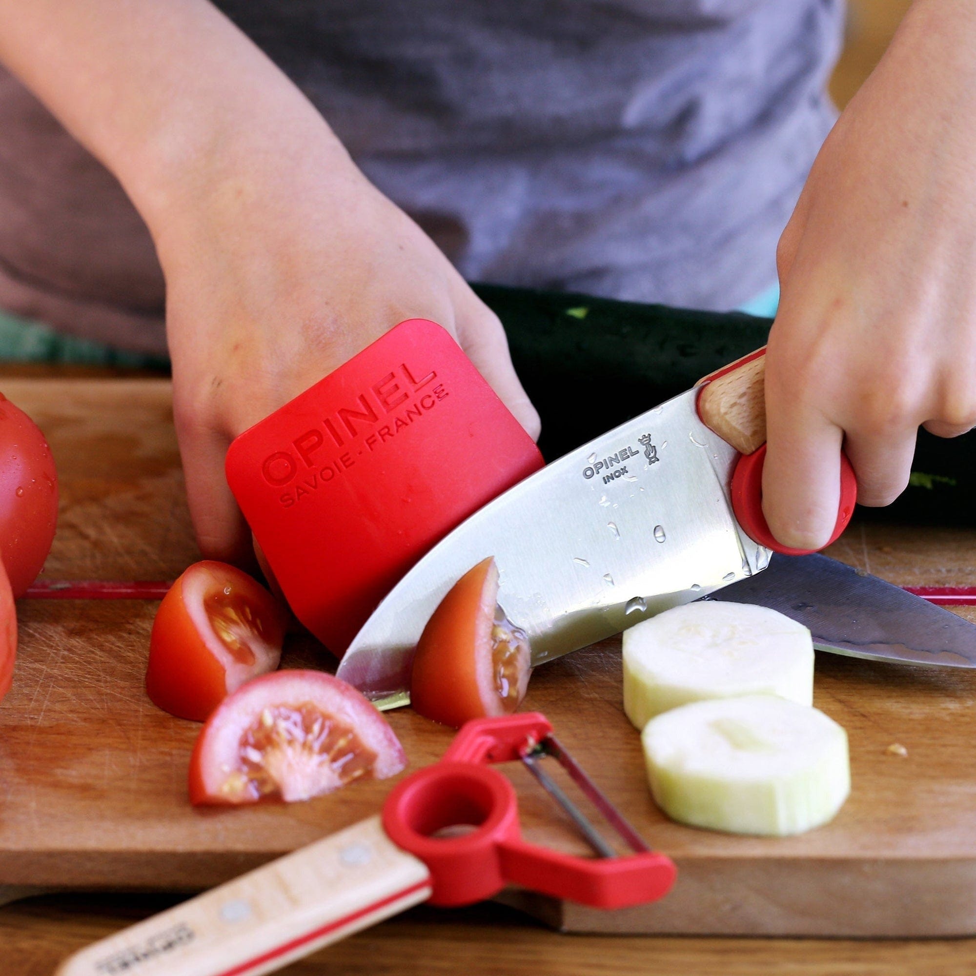 Cutlery Opinel Le Petit Chef - 3 PieceSet (Knife, Peeler & Finger Guard) - Red