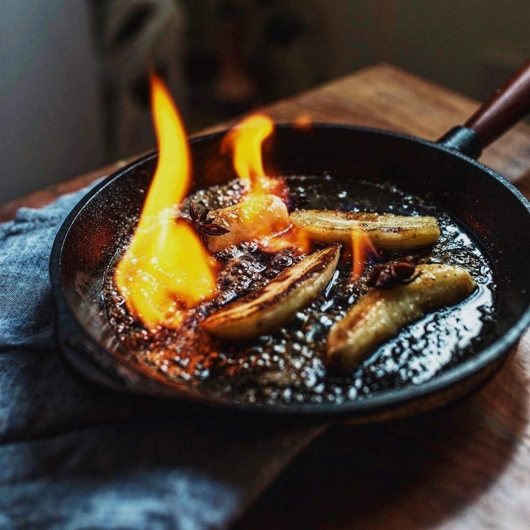 Cookware Skeppshult Cast Iron Skillet with Walnut Handle, 9.5"