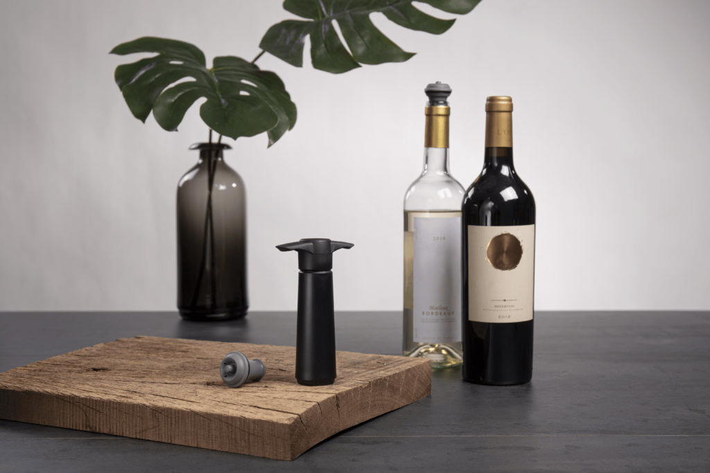 Barware Vacu Vin Wine Saver Giftpack Black (1 pump, 2 stoppers)