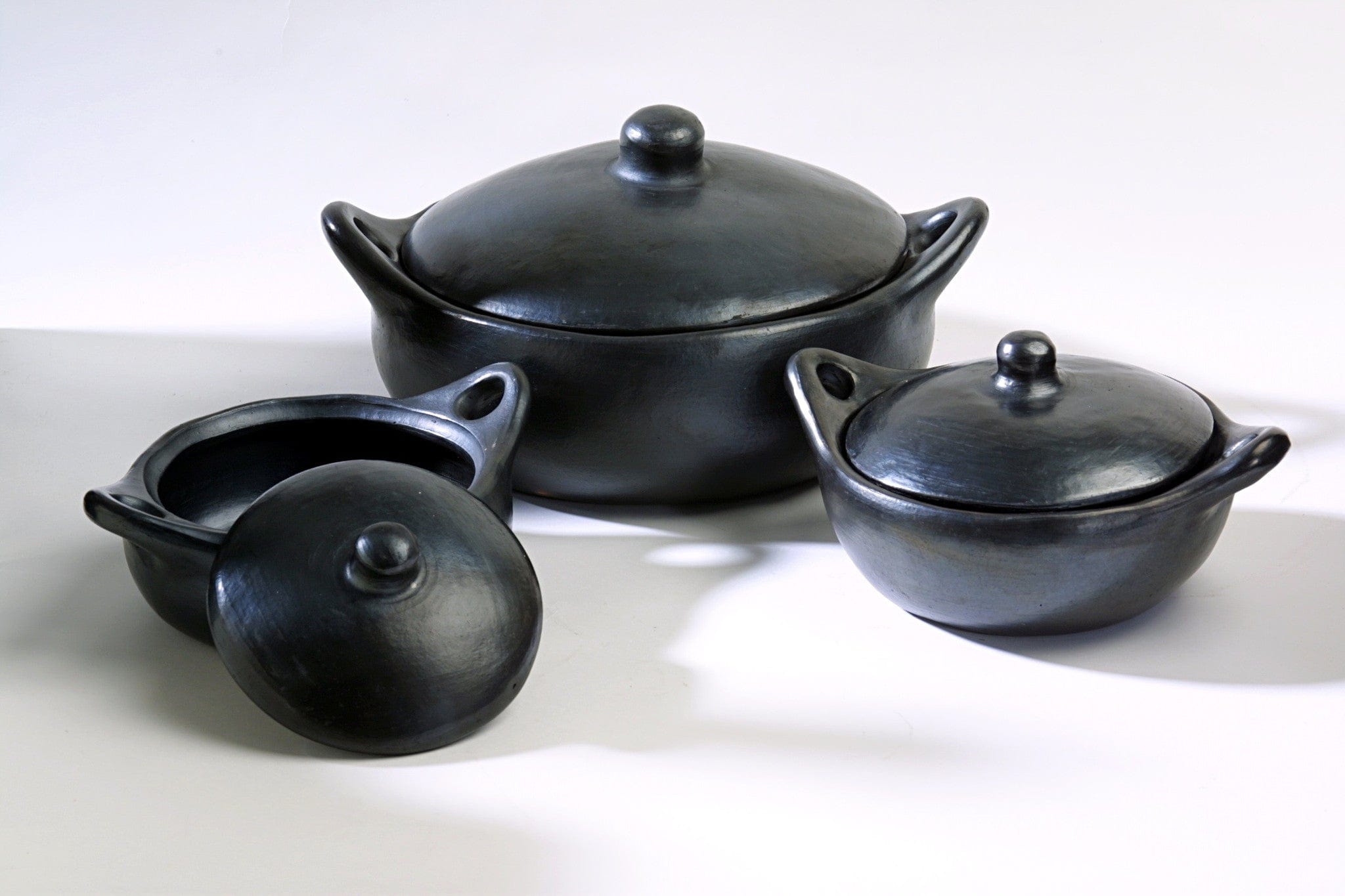 Chamba Cookware Authentic Chamba Casserole - Elegant, All-Natural Black Clay Casserole for Braising, Baking and Serving Paella, Stews and More- Stovetop & Oven Safe – Handmade in Colombia