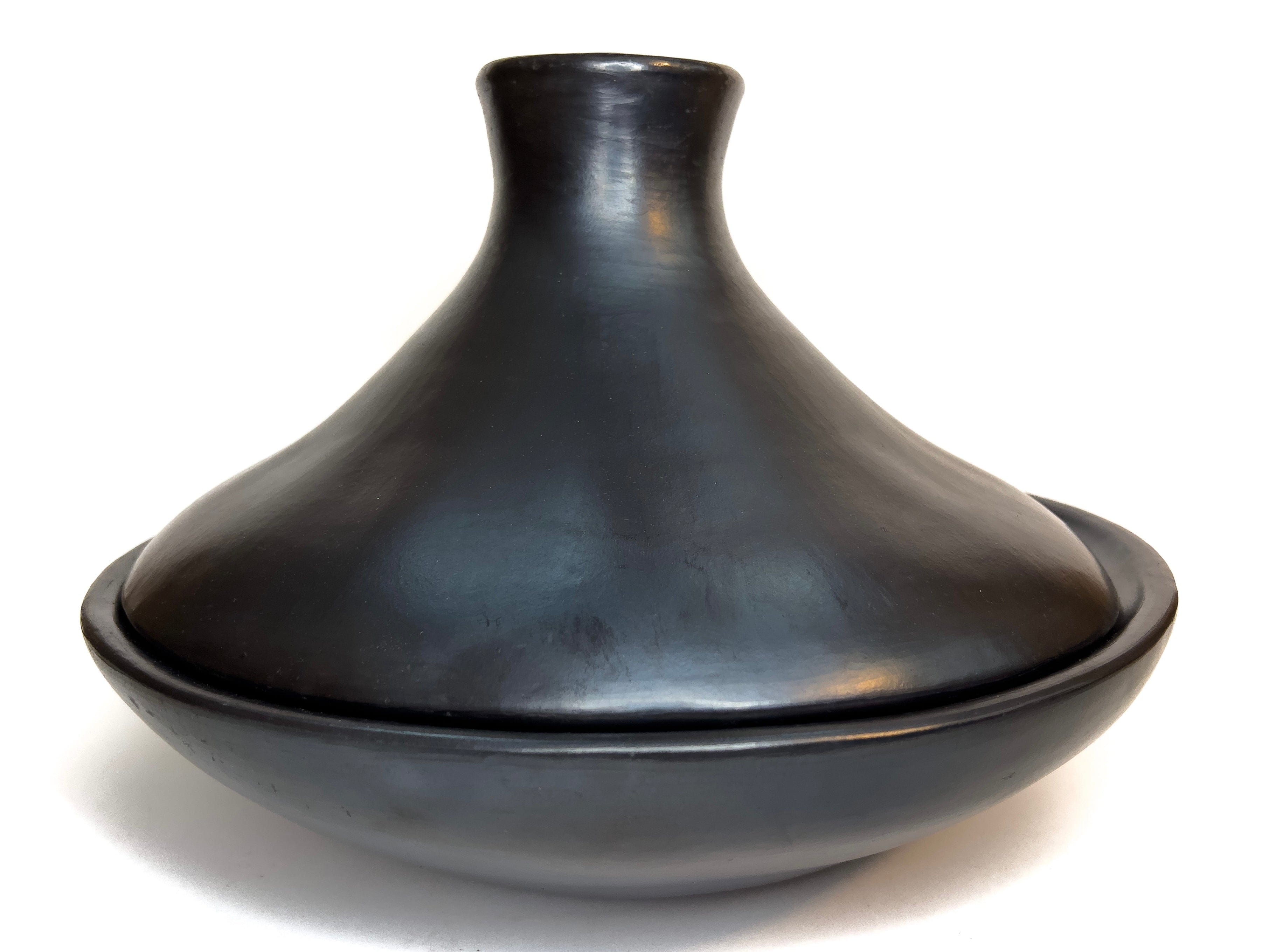 Authentic Chamba Tagine - Elegant, All-Natural Black Clay Pan for Braising, Baking and Serving Stews and More - Distinctive Shape Keeps Food Moist - Stovetop & Oven Safe – Handmade in Colombia