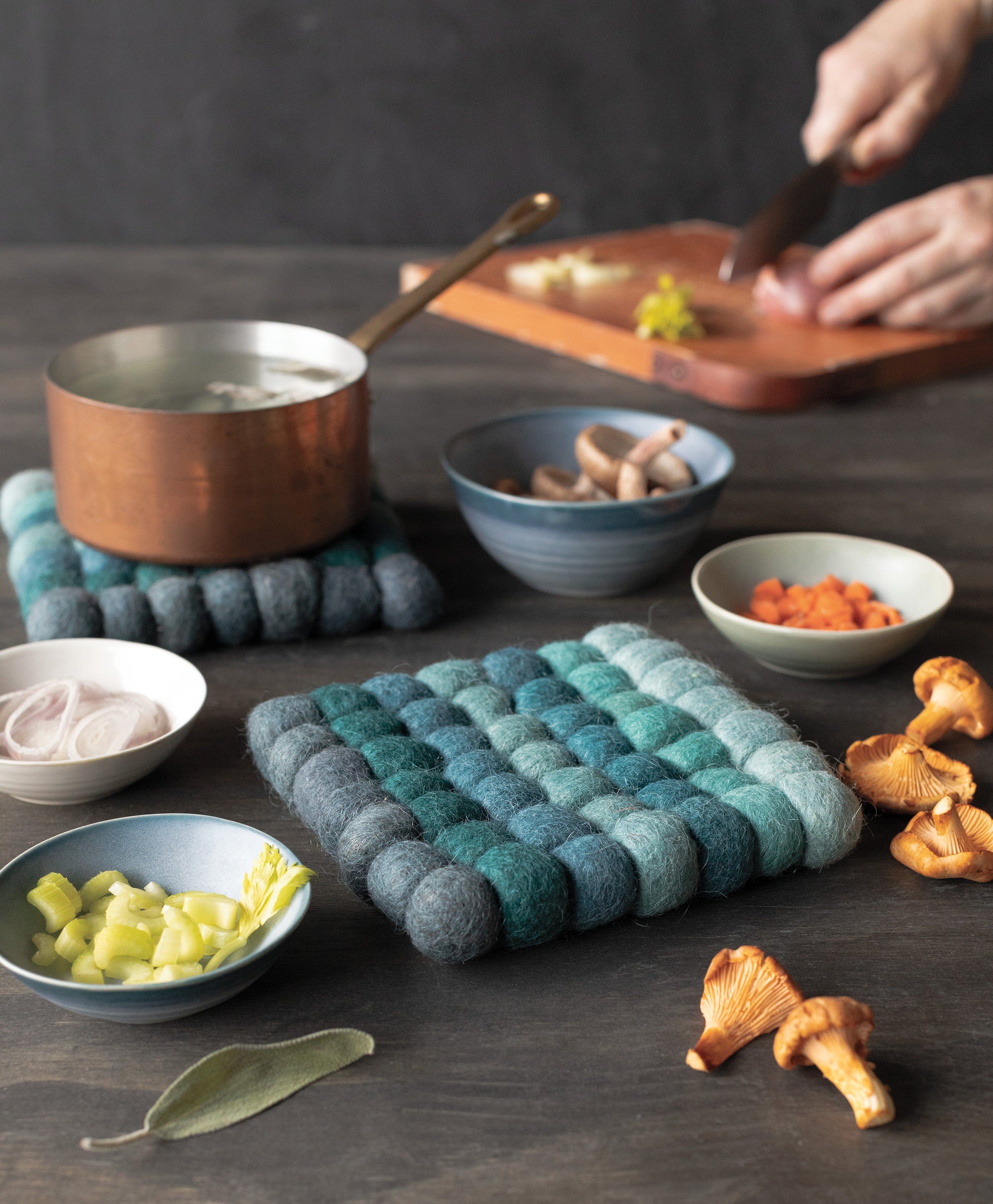 Tabletop Dot Trivet Lagoon
