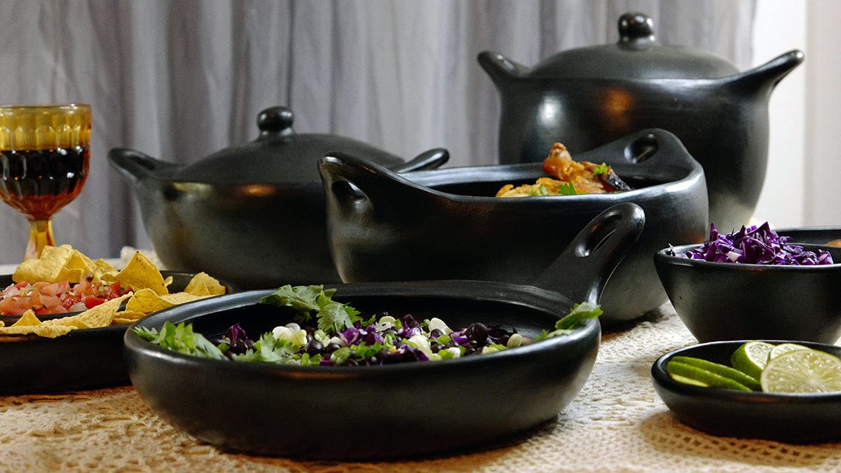 Chamba Cookware Authentic Chamba Soup & Bean Pot - Elegant, All-Natural Black Clay Pot with Cover for Slow, Even Cooking - Stovetop & Oven Safe - Handmade in Colombia